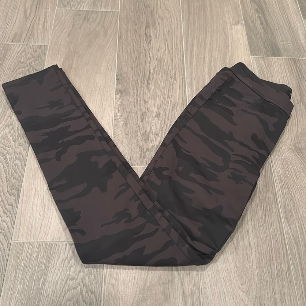Sanctuary Women’s Black Camo Jeggings Size XS